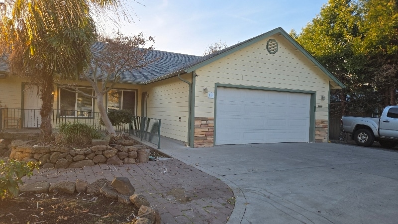 Building Photo - 2991 Table Rock Rd