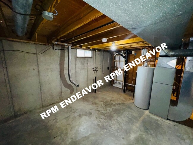 Building Photo - Modern 3-Bed Home in Quiet Neighborhood. F...