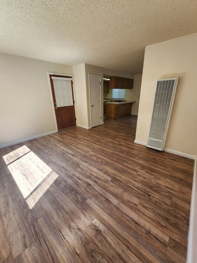 Building Photo - 2 Bed, 1 Bath Single Level Grover Beach Condo- Small Pets Considered