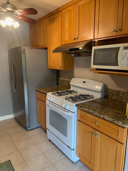 Building Photo - 4866 Via Colina