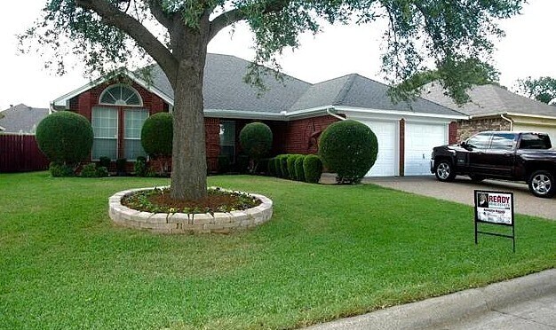 Primary Photo - 8028 Buttercup Cir S