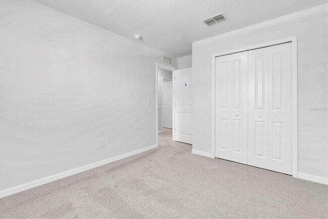 Building Photo - 17594 Pleasantview Blvd