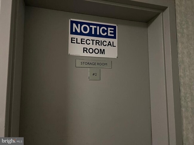 Building Photo - 1225 Martha Custis Dr