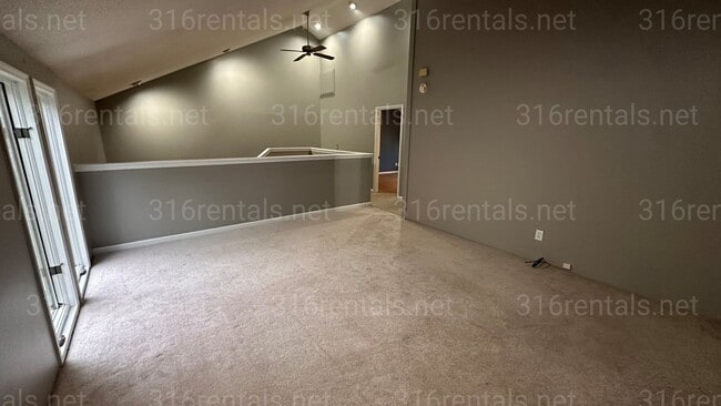 Building Photo - $1590 - 3 bedroom / 2.5 bathroom - Single ...