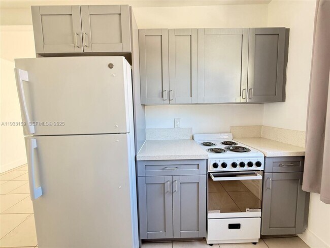 Building Photo - 2313 NW 14th St