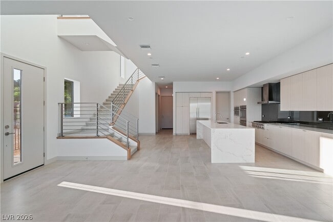 Building Photo - 66 Lakefront Dr