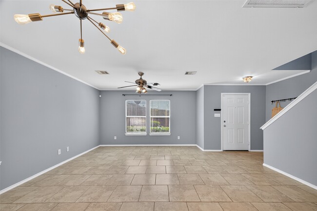 Building Photo - 6915 Woodridge Row Dr