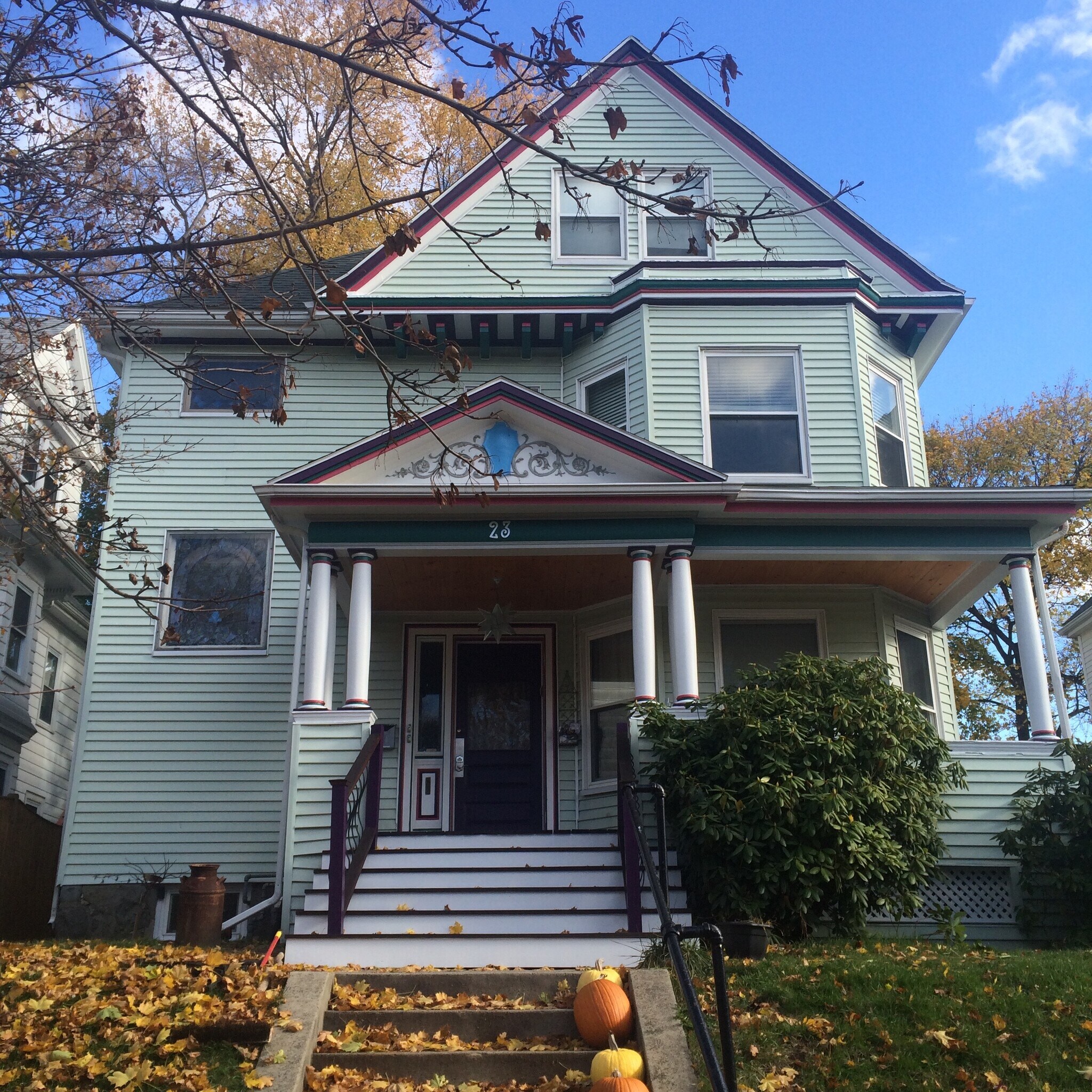 Built in 1895, this 3-story Victorian has lovely green space and big rooms! - 23 Congreve St