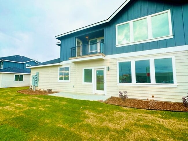 Building Photo - 1553 Clear Creek Dr