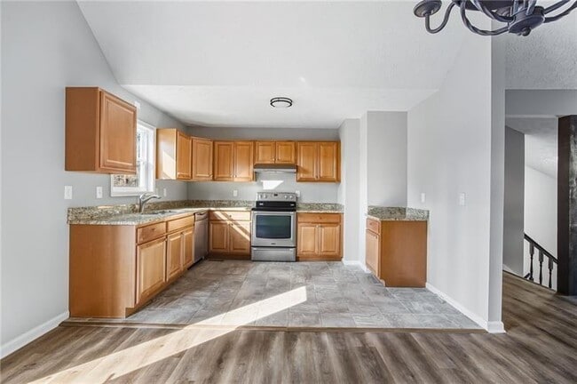 Building Photo - 5825 Stonehaven Dr NW