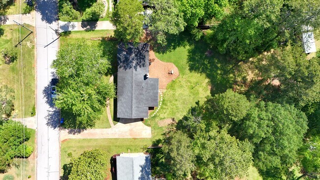 Building Photo - Pre-Leasing for August!