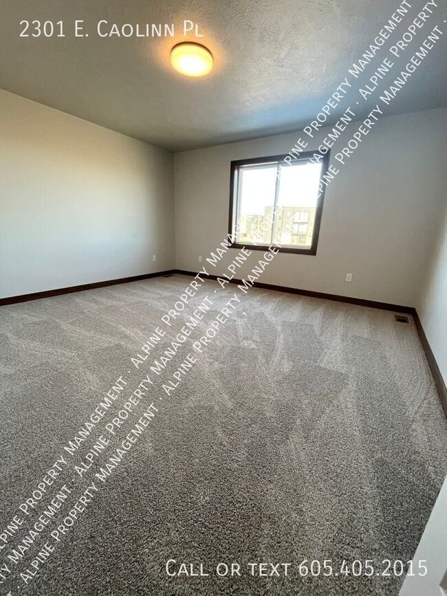 Building Photo - 2301 Caolinn Pl