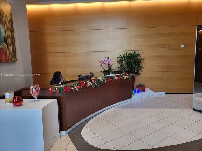 Building Photo - 300 S Biscayne Blvd