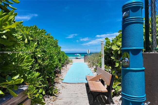 Building Photo - 1913 S Ocean Dr