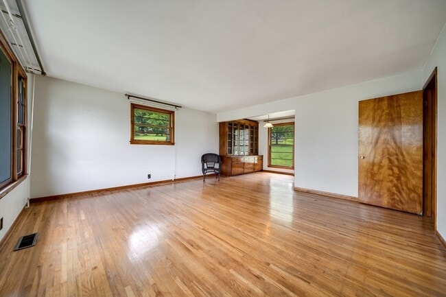 Building Photo - 411 Westchester Dr