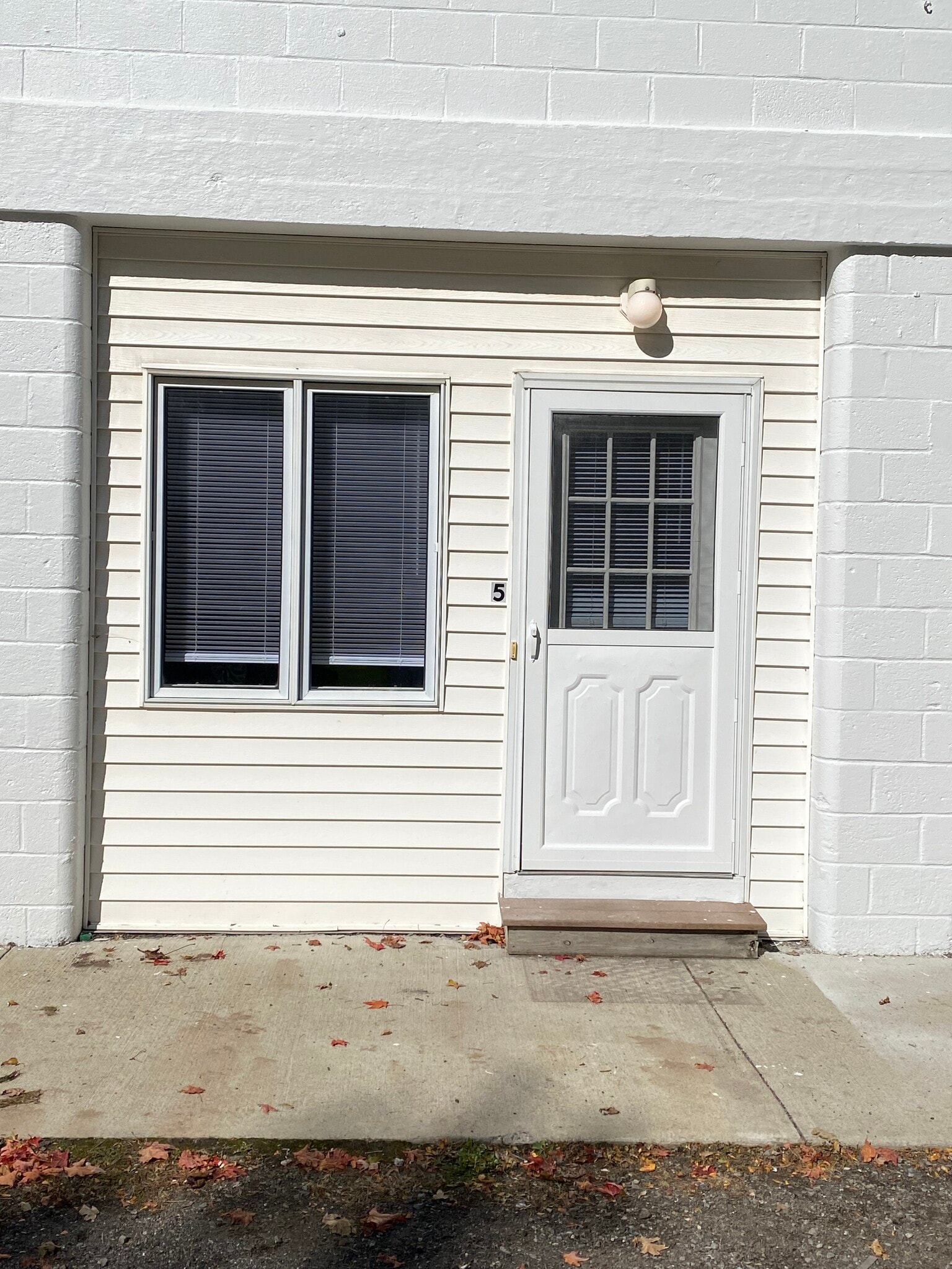 Building Photo - 1476 Ridge Rd