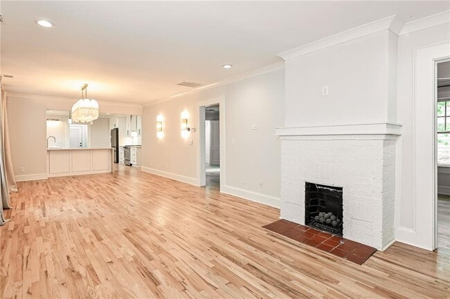 Building Photo - 2134 Delano Dr NE