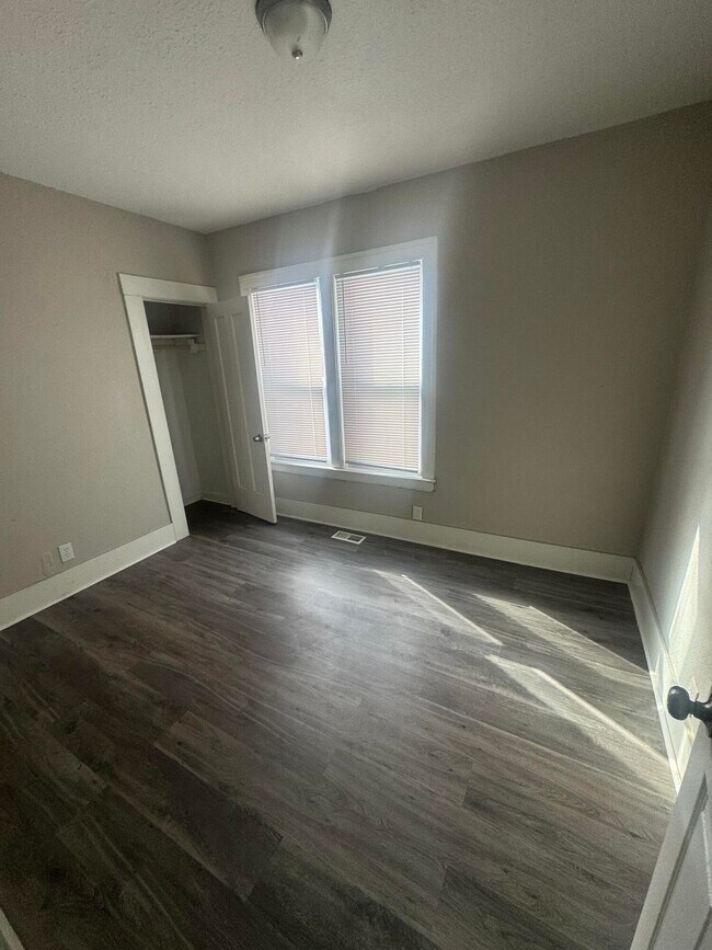 Building Photo - 2927 Calvert Ave