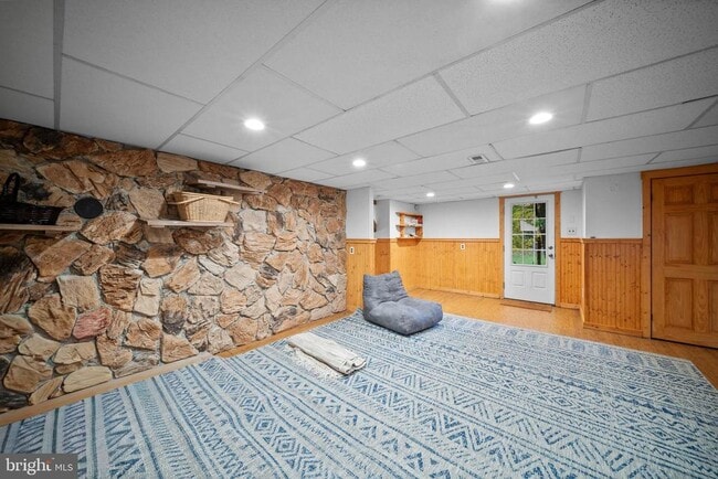 Building Photo - 15024 Wheeler Ln