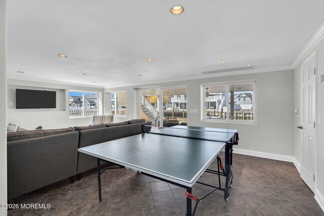 Building Photo - 326 Cutter Ln