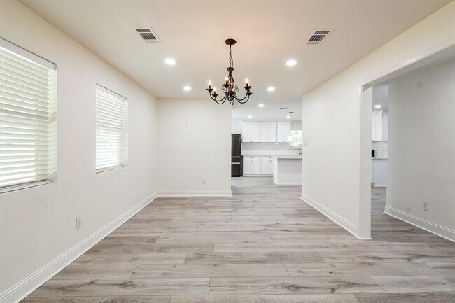 Building Photo - 527 FM 787