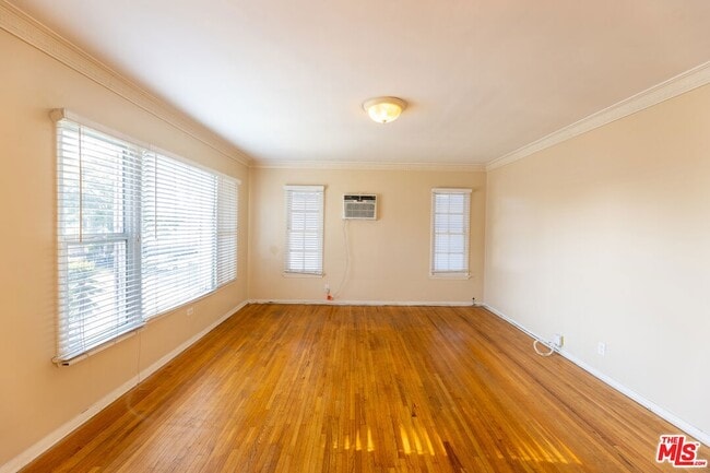 Building Photo - 8537 Cashio St