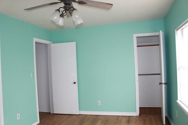 Building Photo - 1+ Acre - Choctaw-Nicoma Park Cutie!