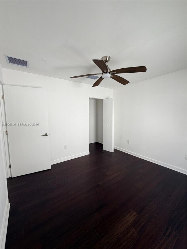 Building Photo - 6131 Coral Wy
