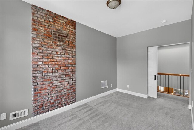 Building Photo - 3409 Utah St
