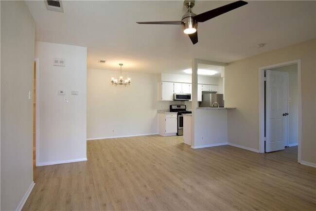 Building Photo - 12302 Deer Falls Dr