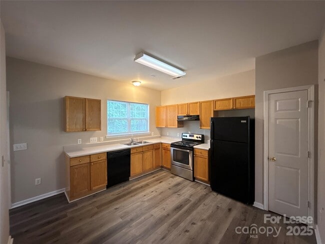 Building Photo - 1525 Braveheart Ln