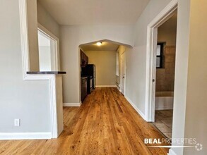 Building Photo - 1 bedroom in CHICAGO IL 60640