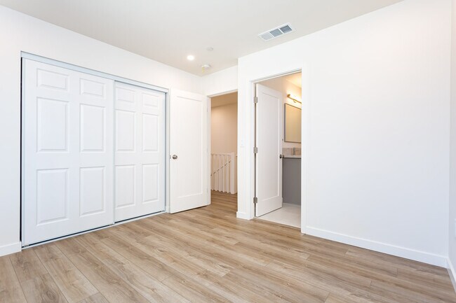 Building Photo - 3564 Bancroft St
