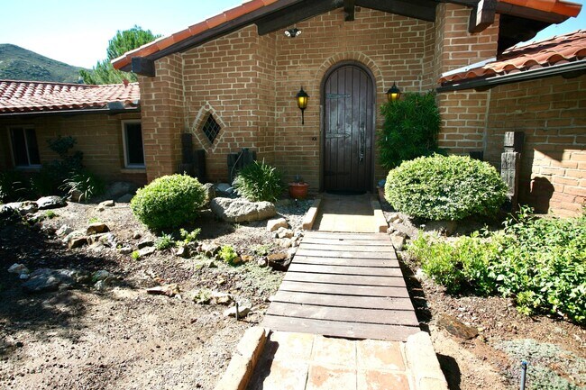 Building Photo - Spacious Lake Front Home Pala Verde Ranch ...