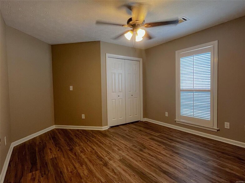Building Photo - 8906 Stoneridge Pl