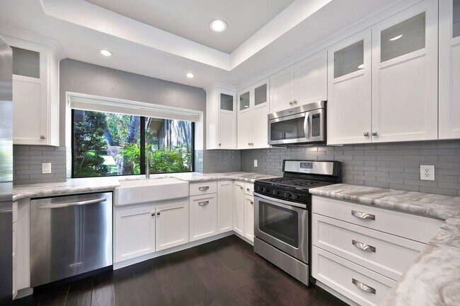 Building Photo - South Auburn Gem! Stylish 2BR Townhome in Quiet, Neighborhood