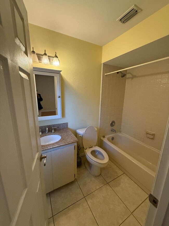 Building Photo - 380 Eron Way