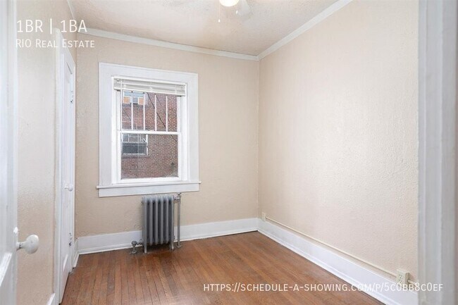 Building Photo - 975 N Washington St