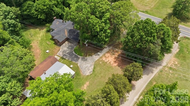Building Photo - 2988 Great Falls Hwy