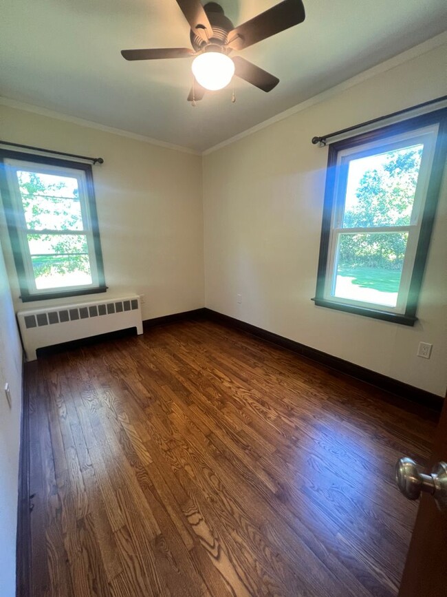 Building Photo - Cozy & Bright 2-Bedroom Home in Middlefield