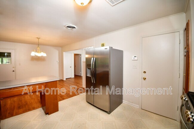 Building Photo - 3707 E 29th St