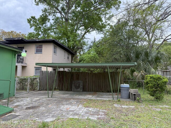 Building Photo - 1071 Reiman St