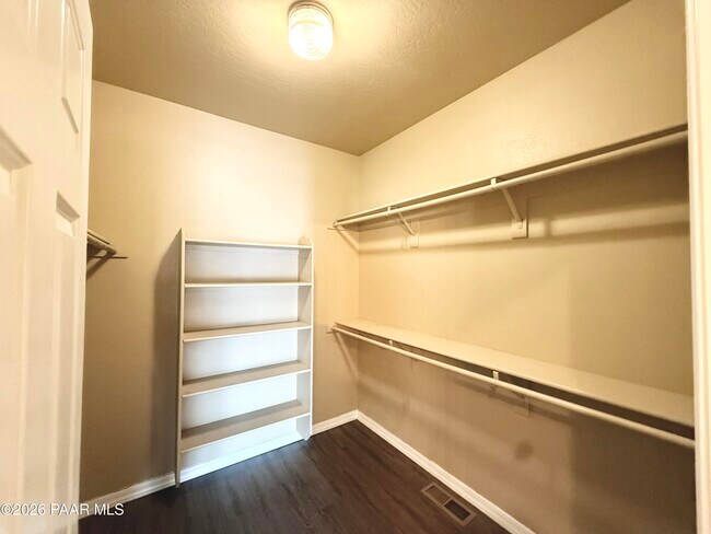 Building Photo - 2207 Sequoia Dr