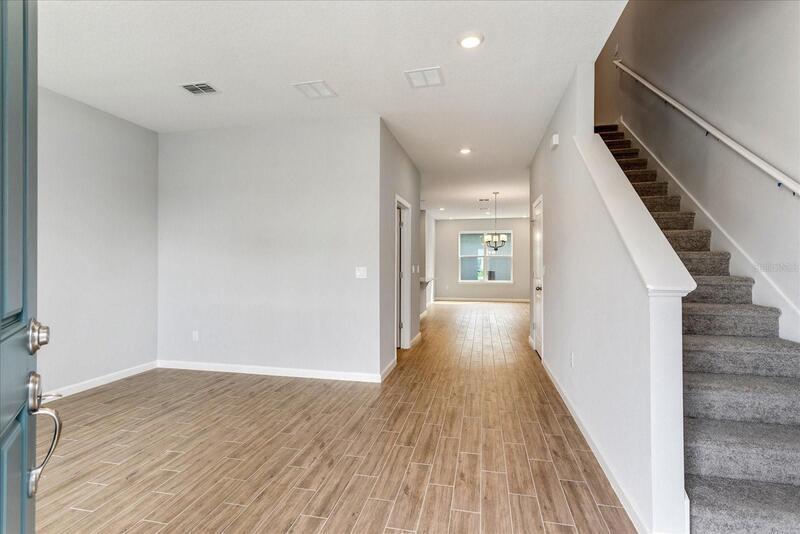 Building Photo - 637 Bayhawk St