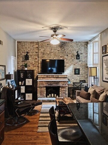 Building Photo - 2121 N Sheffield Ave