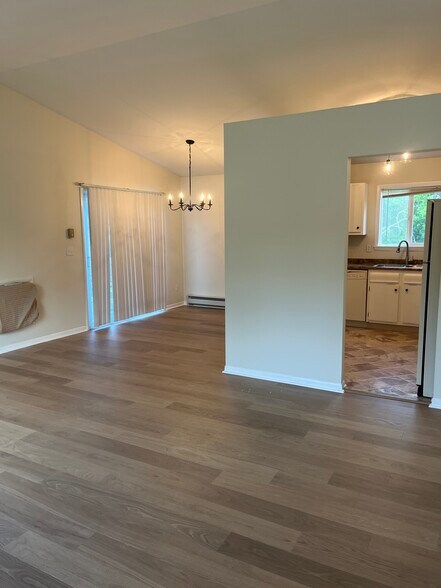 Building Photo - 44 Suncrest Dr
