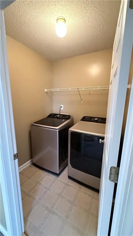 Building Photo - 2945 Highland Hill Pkwy