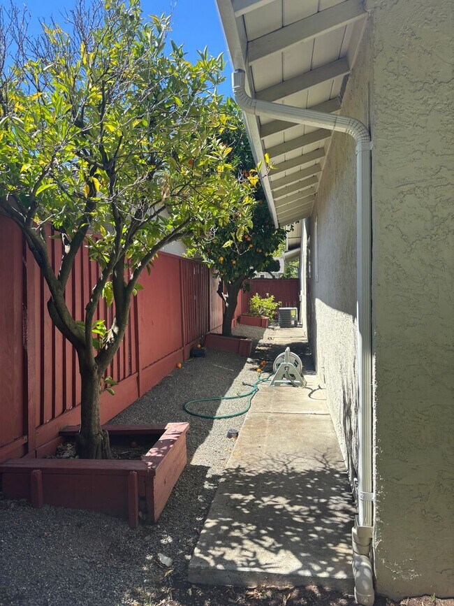 Building Photo - Lovely 3-Bedroom, 2-Bath Home in Desirable...