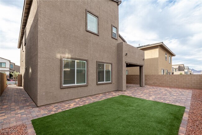 Building Photo - 494 Francesca Crst St