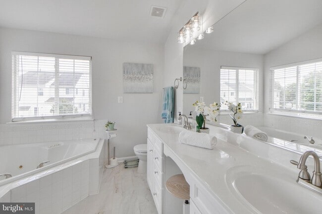 Building Photo - 115 Richard Dr SE